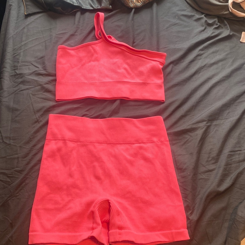 Hot pink ribbed workout set